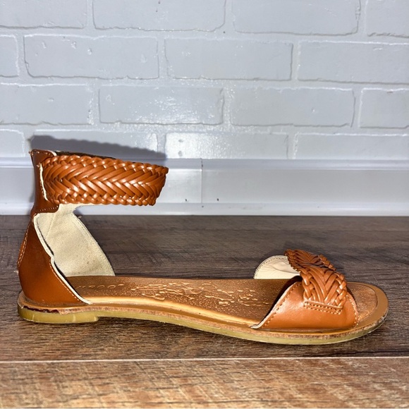 ModCloth Bamboo Sandals - Picture 2 of 13